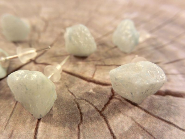 Kleine Steinchen Ohrstecker